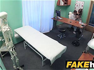 fake hospital Patient gives blowage before being screwed